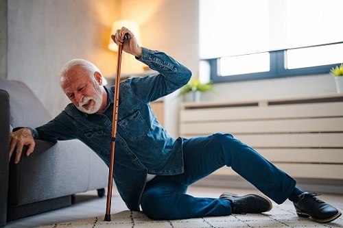 Kdo by neměl používat Walker Rollator se sedadlem?