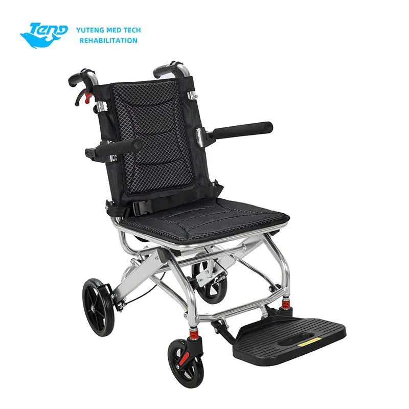 Skládací lehký invalidní vozík